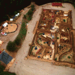 Vista aérea del laberinto de 1 hectárea construido con pacas de paja.